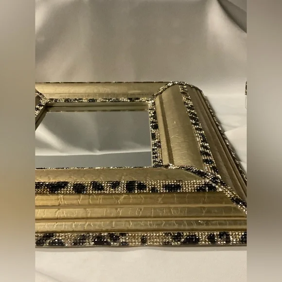 Three piece leopard print vanity set - Picture 5 of 7